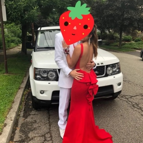 XSCAPE open back ruffle dress - Picture 5 of 8